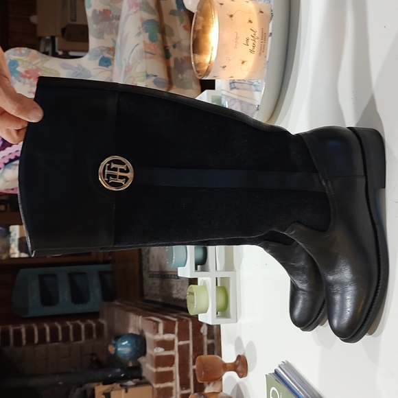 Tommy Hilfiger Boots - Picture 1 of 8